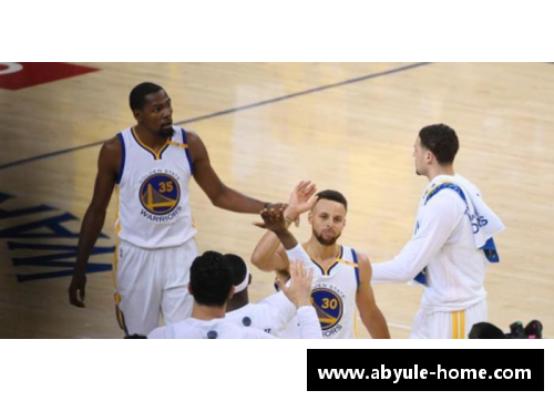 ab娱乐官网4比1!勇士主场夺得NBA总冠军库里杜兰特合砍73分 - 副本 (2)